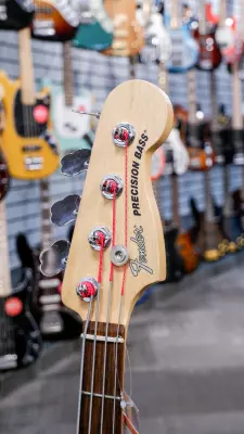 Store Special Product - Fender - American Performer Precision Bass, Rosewood Fingerboard - 3 Tone Sunburst